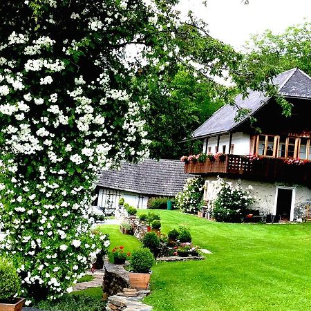 Cottage Am Waldrand Gelegen Feldkirchen in Kärnten エクステリア 写真
