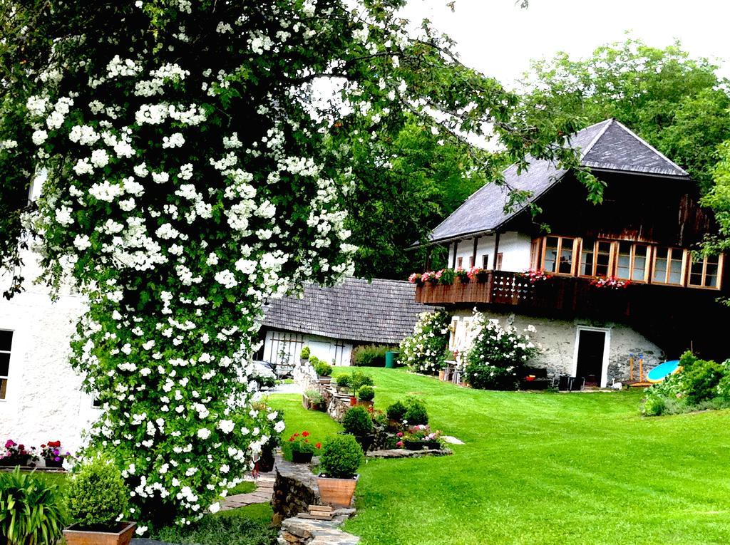Cottage Am Waldrand Gelegen Feldkirchen in Kärnten エクステリア 写真